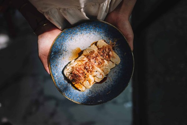 Quelles techniques pour préparer des plats à base de tofu qui ravissent les carnivores?